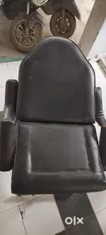 Beauty parlour sofa khurshi