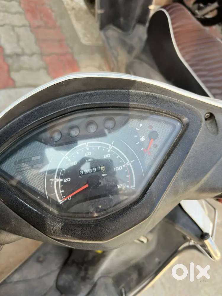 Good condition very smooth in driving experience seat is new