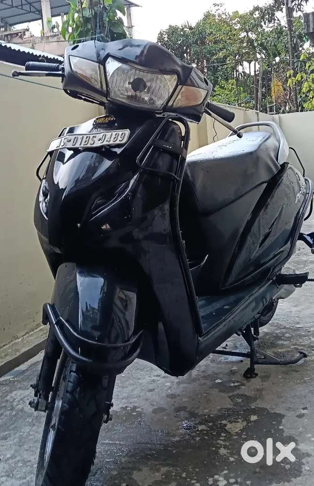 Honda Activa 3G scooty is on showroom condition.Bit negotiable