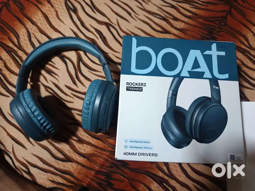 Boat rockerz trendz headphones