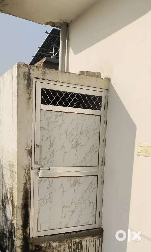 Rental room + light bill