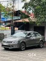 Volkswagen Passat 2013 Diesel 165000 Km Driven showroom history