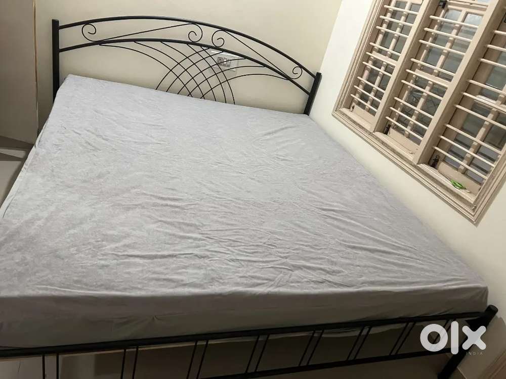 Good King size cot(76 ×80 inches)