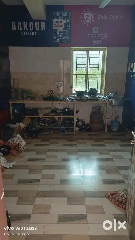 Urgently need a male roommate