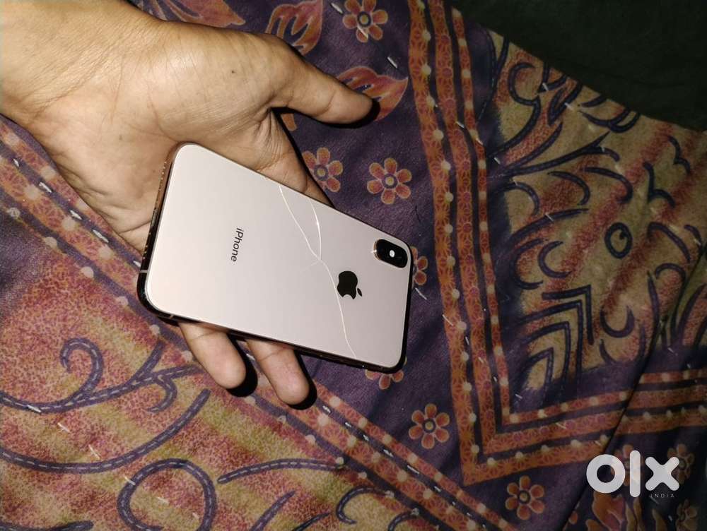 iPhone.  Xs