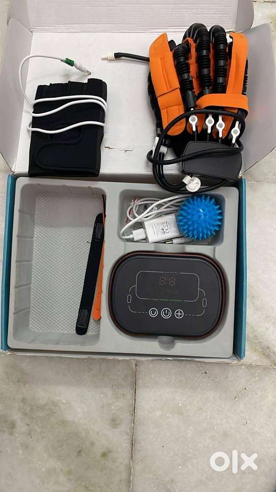 AKUPRO -MAX Robotic hand rehabilitation glove (Right hand)