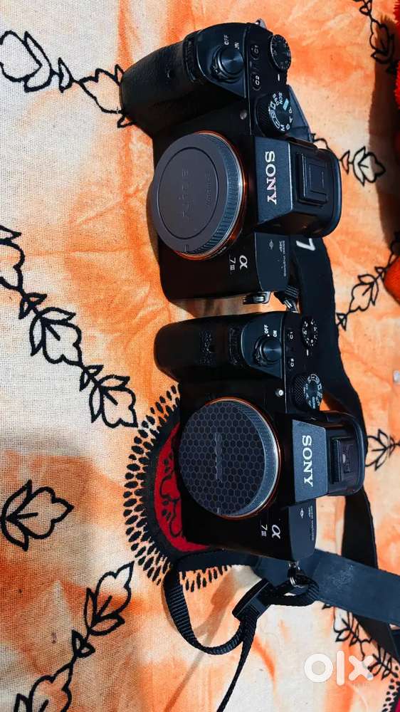 Sony ( A7M3 Mark 3) with kit lens 28-70 good condition under warranty