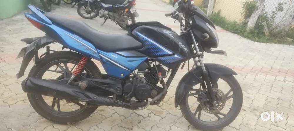 HERO GLAMOUR; MODEL 2018; SELF ALLOY DIGITAL FRONT DISC; BLACK & BLUE