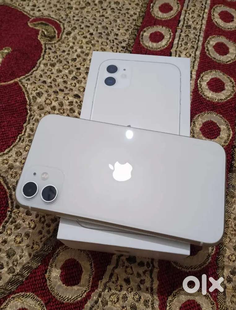 I phone 11 ( 128GB) white color in excellent condition
