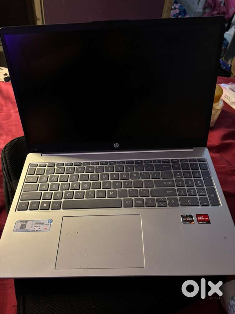 Hp 15.6’’ laptop (AMD RYZEN 3 , 8Gb RAM , windows 11 home , silver