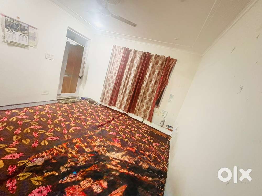 LOOKING FOR A ROOM PARTNER, STUDENTS OR WORKING PROFESSIONAL