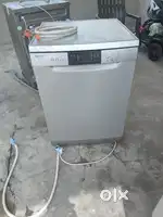 Dish washer