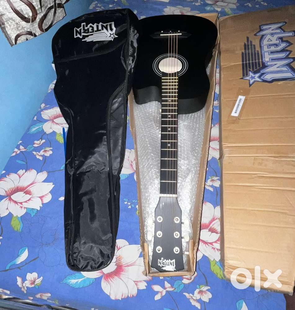 Intern guitar
