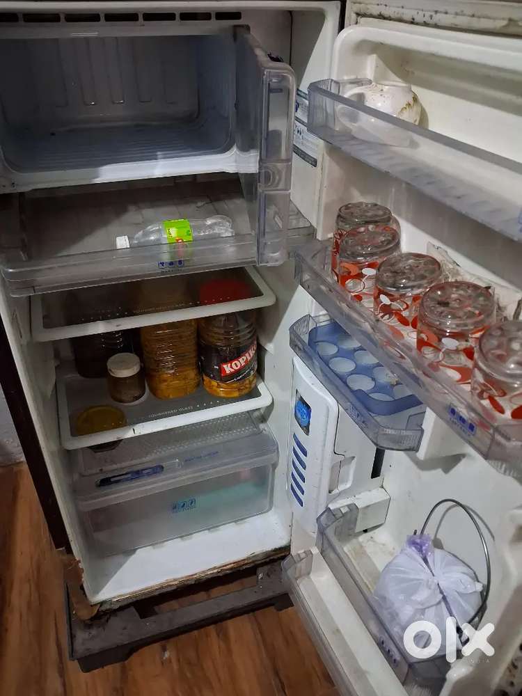 Whirlpool Fridge Good New Condition