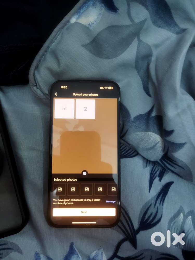 Iphone 14 with original charging cable