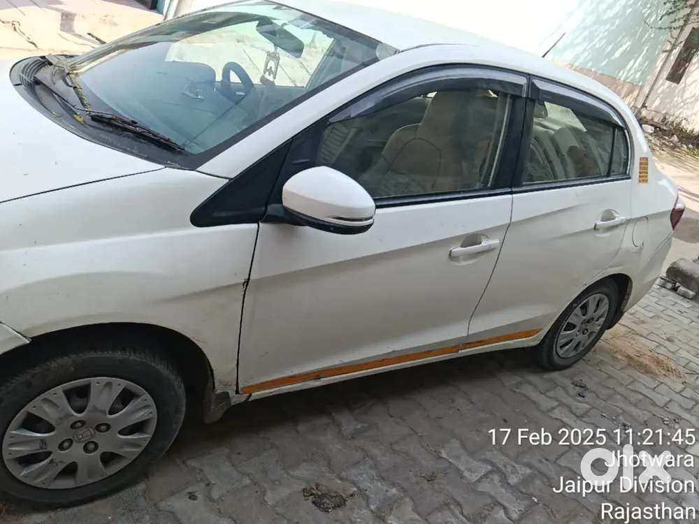 Gadi rent per h 700 rupye pr Day