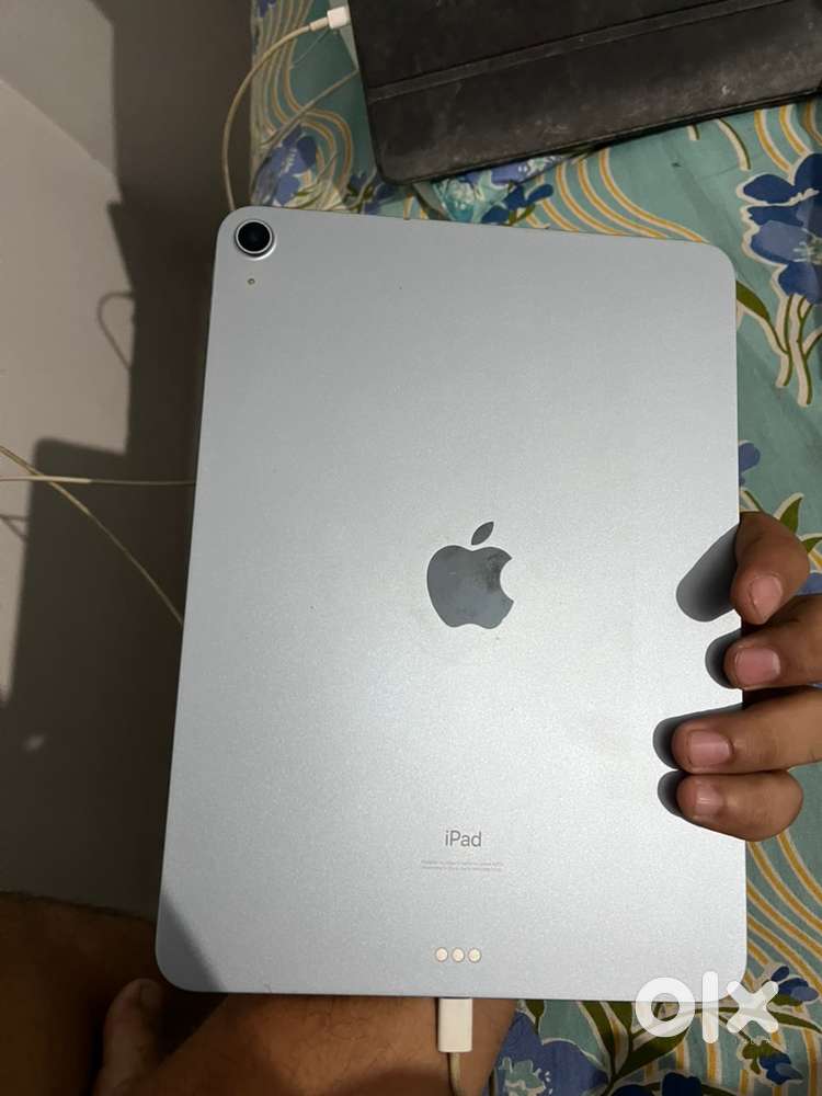 Ipad air 4th gen 64gb wifi with apple pencil
