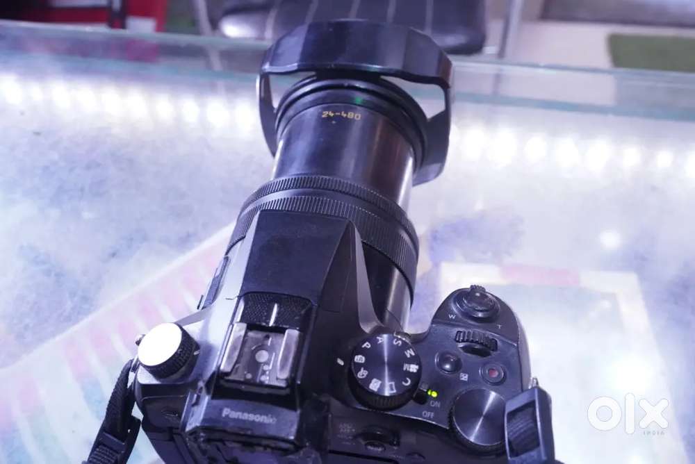 Lumix FZ2500