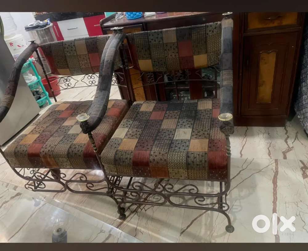 Sofa set with centre table