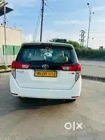 Toyota Innova Crysta 2017 Diesel 200000 Km Driven