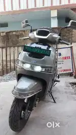 excellent condition iqube, service done last month only