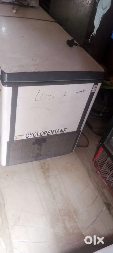 D fridge voltas 4 year warranty