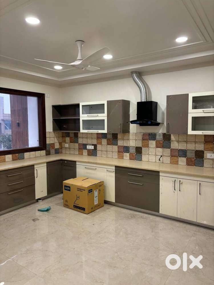 Available for rent 3bhk unfurnished 1st floor Phase 7 Mohali