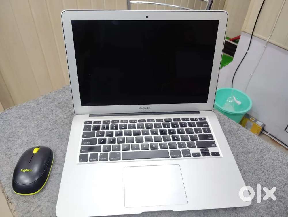 MacBook Air i5