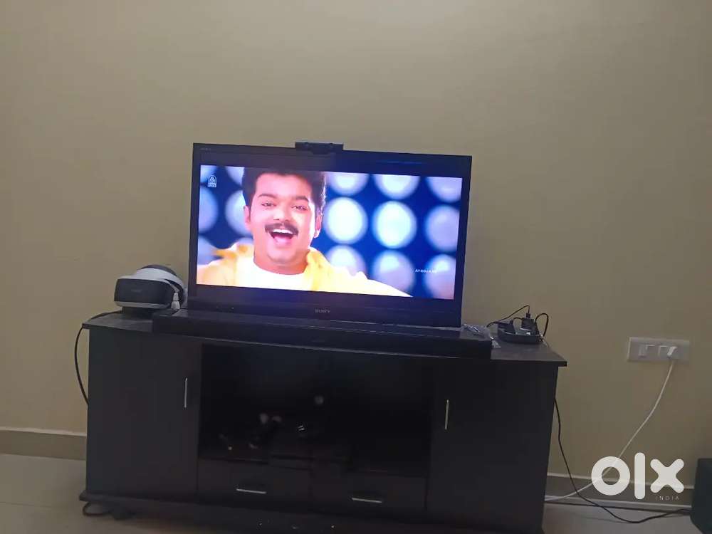 Sony 40inch 3D TV and Sony 3D Blue ray player with 4 3D active glass