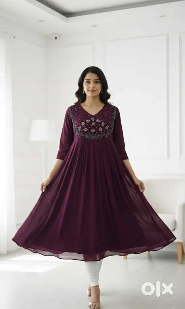 Looking for an experienced fashion designer & tailor for a botique