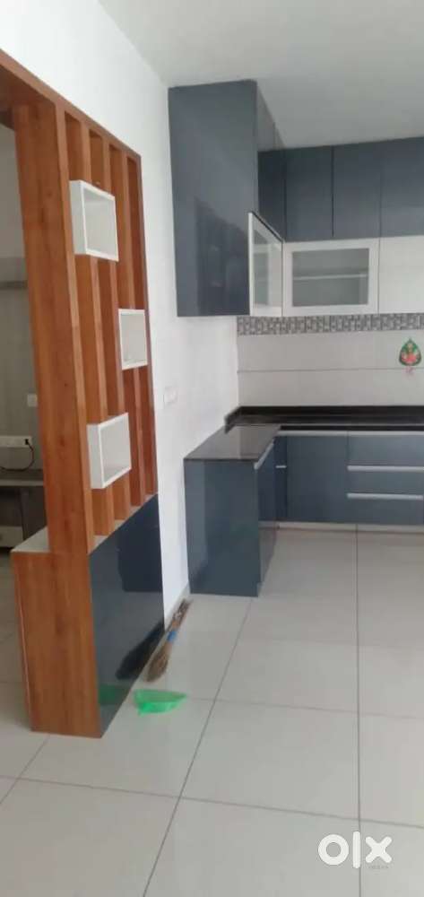 होम ईनटरीअर सोल्यूशन ऐक ही एजंसी से