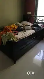 Sleeping 6/4 with space of 3 person to sleep