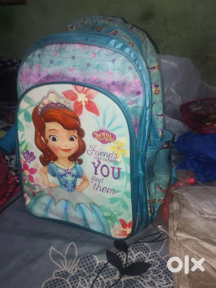 Girls School's bag of 4th class