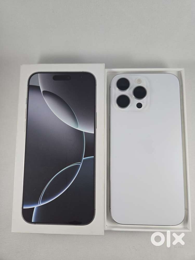iPhone 16 Pro Max 256gb Mint Condition + Apple OG Magsafe Clear Case