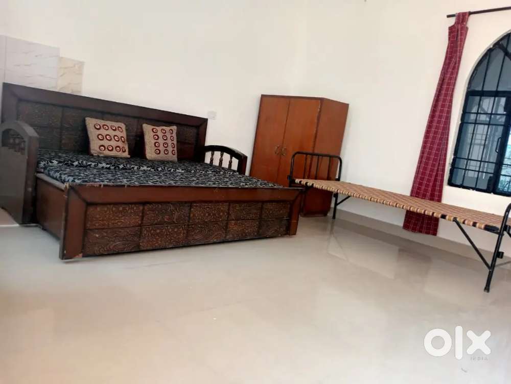 One room set available for rent for livin' couples ,boys and girls