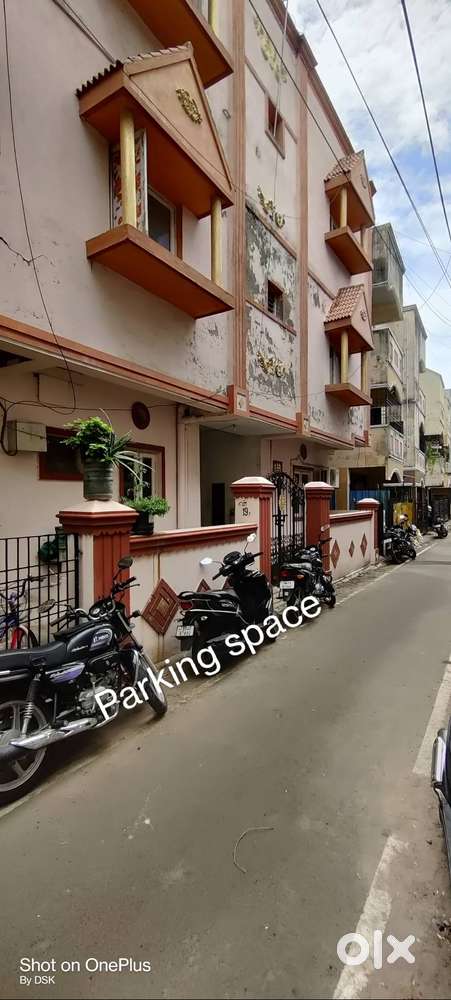 Rahini Men's Hostel Vadapalani
