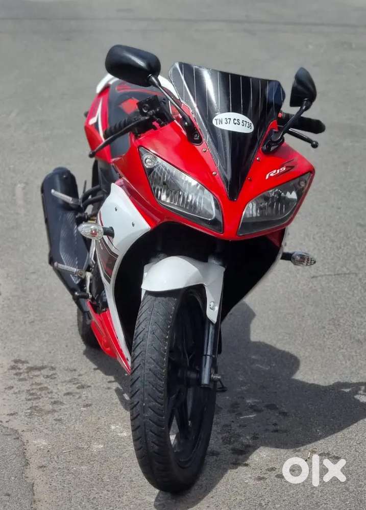 Yamaha R15 s 2017 model red low km low usage excellent condition vehi