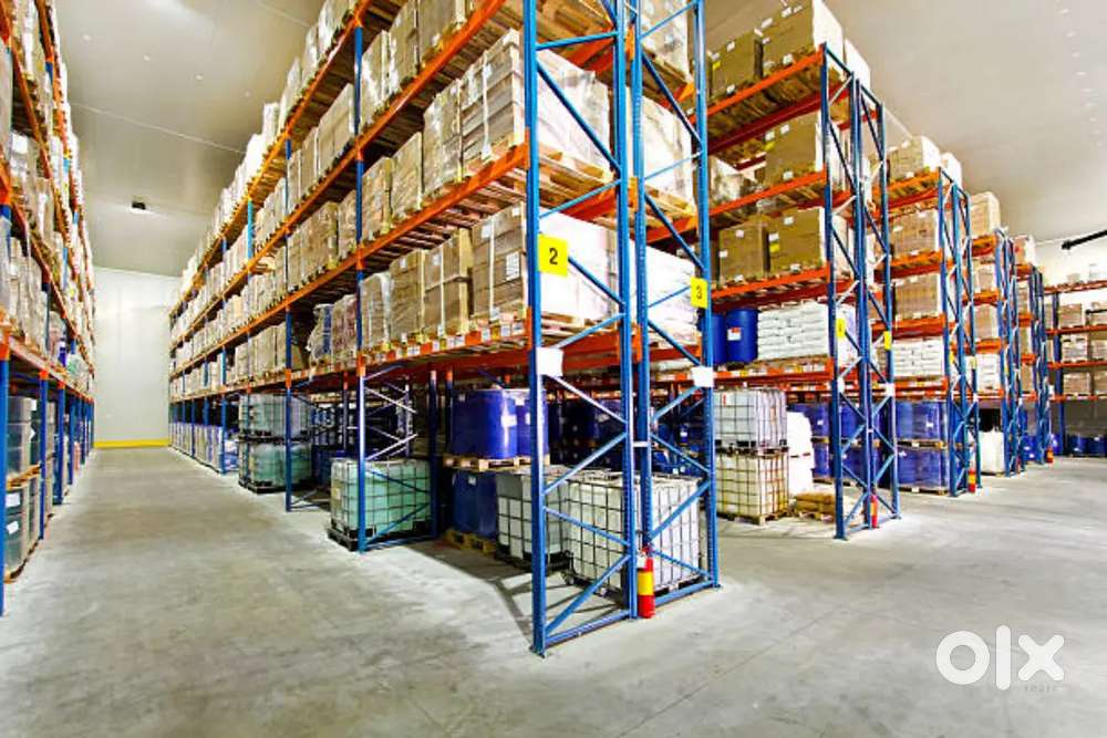 Warehouse associate