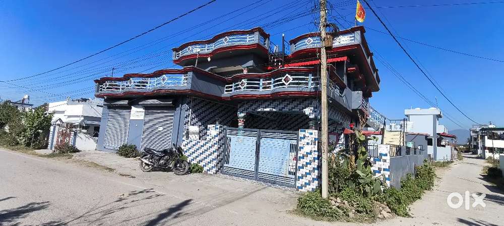 300 gaj mai 2 floor ghar hai  near JOllygrant hospital