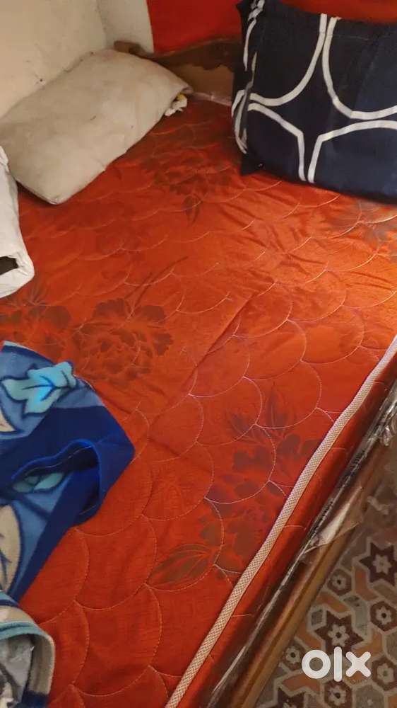 Selling Mattress; Used for 3 months, New condition