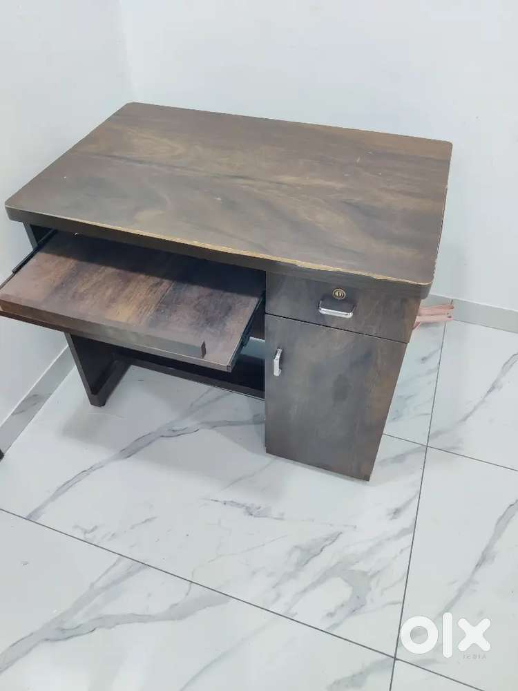Computer Table