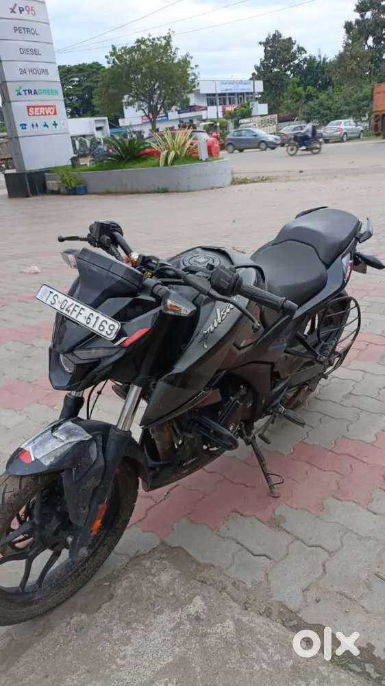 Bajaj Pulsar N160 2023