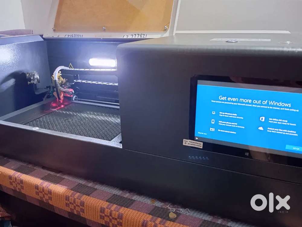 வெளிநாடு செல்ல இருப்பதால், இரு தொழில்களையும் விற்பனை செய்கிறேன்.