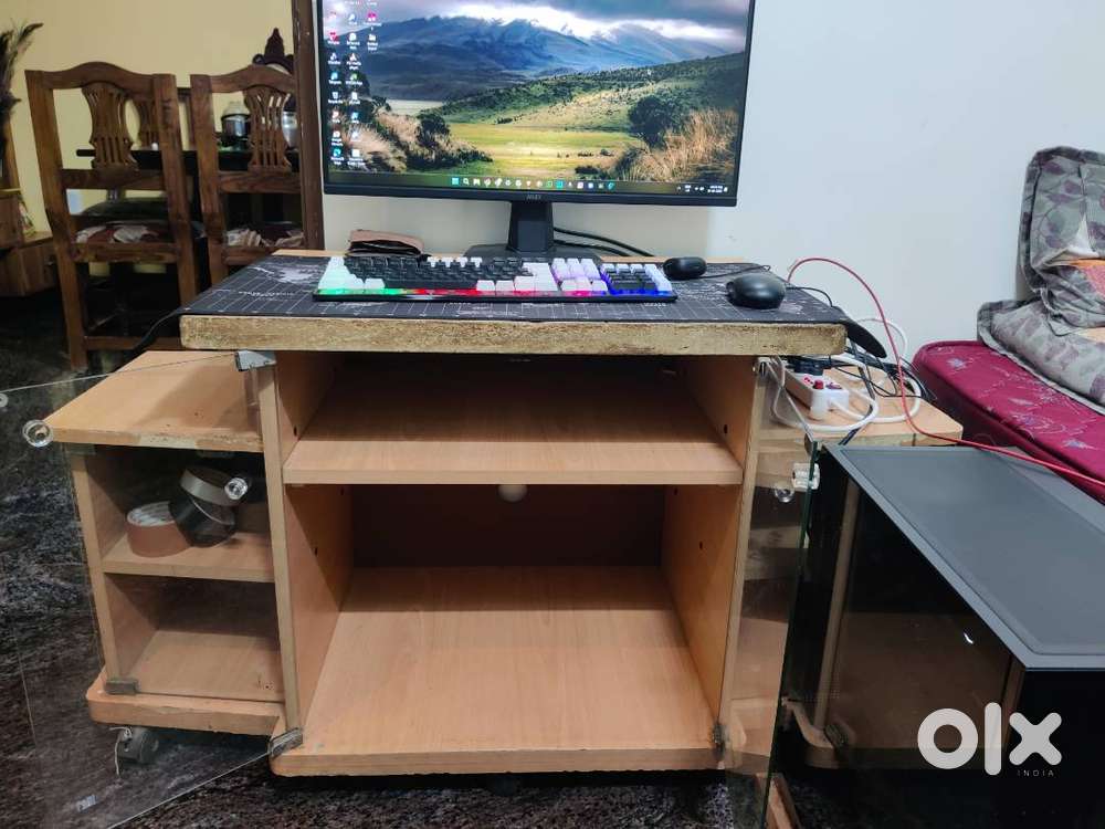 Sturdy Wooden Computer / TV Table with Storage & Wheels–135 cm Width