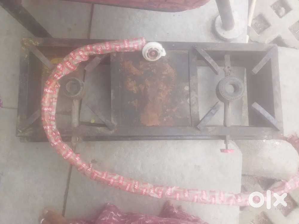 Gas stove Rs.5000