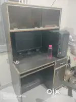 Computer table