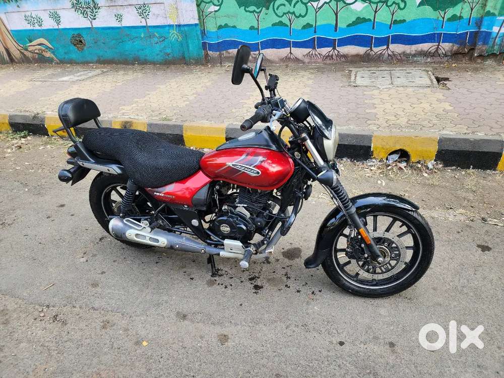 Avenger 160 red in good condition