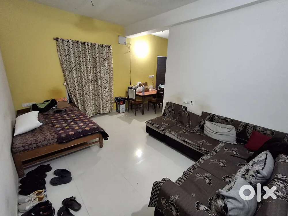 2 BHK full furnished flat for rent near gorwa ITI