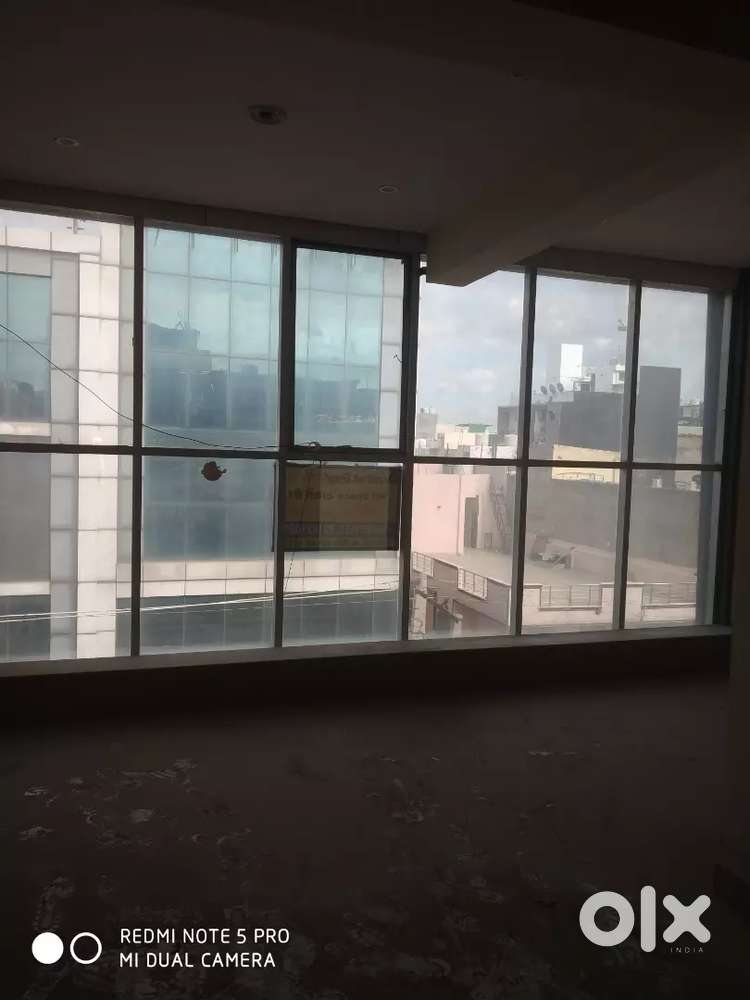 9000 sqft ground space rent near metro 80 feet front two side 4 lac rs