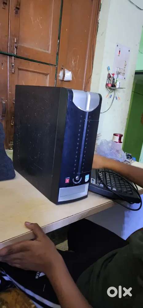 CPU, Intel Pentium dual core 2.50 GHz , 1GB ram, and 128GB HDD